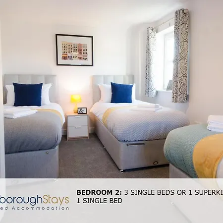 Hibernia Place, 3 Bedroom Townhouse With Patio & Seating Area - Free Parking 斯卡伯勒