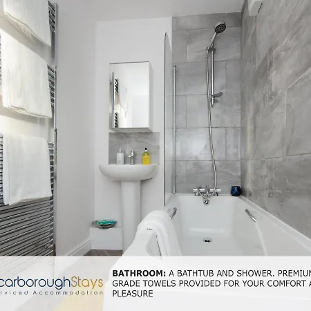 Hibernia Place, 3 Bedroom Townhouse With Patio & Seating Area - Free Parking 度假居 斯卡伯勒
