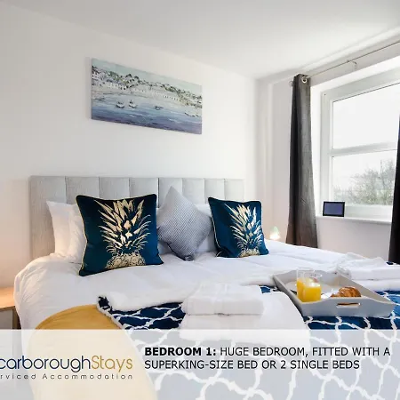 Hibernia Place, 3 Bedroom Townhouse With Patio & Seating Area - Free Parking