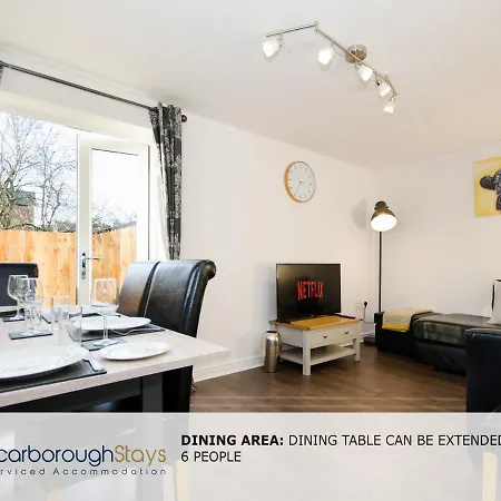 度假居 Hibernia Place, 3 Bedroom Townhouse With Patio & Seating Area - Free Parking 斯卡伯勒